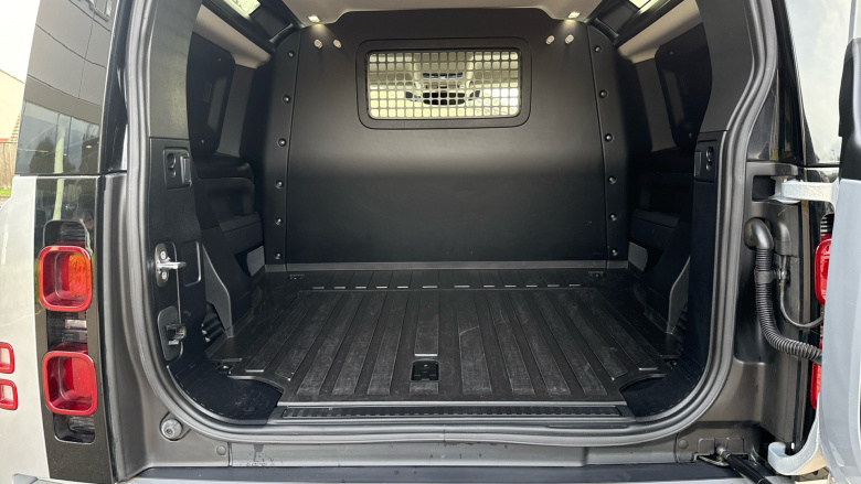 Land Rover Defender 90 Diesel 3.0 D200 Hard Top Auto